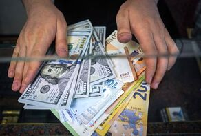 قیمت دلار در مشهد پایین تر از تهران 