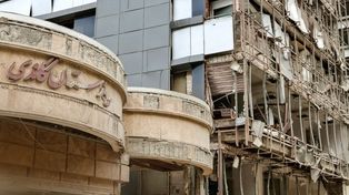 پزشکان و پرستاران مشهدی ایستاده در سنگر درمان