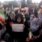 قلب ده‌ها هزار دانش‌آموز مشهدی در سوگ فرشته‌های پرکشیده میناب | مراسم چهلم شهادت دانش آموزان مدرسه شجره طیبه در حرم مطهر رضوی + فیلم