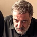 امیر جعفری مقابل دوربین بهرام افشاری می‌رود