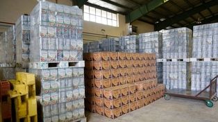 کشف و توقیف بیش از ۷ هزار قلم مواد غذایی تاریخ‌گذشته در مشهد