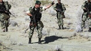 با استقرار و آمادگی کامل در مرزها، دشمن را از حمله زمینی منصرف کردیم