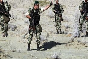 با استقرار و آمادگی کامل در مرزها، دشمن را از حمله زمینی منصرف کردیم