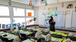 انتخاب ۱۸ معلم نمونه خراسان رضوی |  بهره‌برداری از ۳۰ پروژه آموزشی و ورزشی در هفته گرامیداشت معلم در استان
