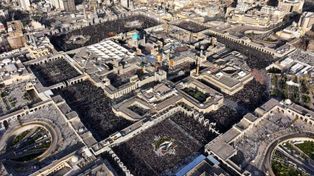 توزیع ۱۷۰ هزار بسته پذیرایی میان نمازگزاران عید سعید فطر در حرم مطهر امام رضا(ع)