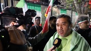 خداداد عزیزی در تجمعات مردمی مشهد | برای من نام ایران و این پرچم مهم است + فیلم