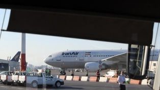 حمله به هواپیمای ایرانی حامل دارو و تجهیزات پزشکی در فرودگاه مشهد | سازمان هواپیمایی کشوری واکنش نشان داد