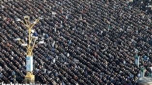 شرکت ۱۴۱ هزار نفر در نماز عید سعید فطر ۱۴۰۵ در حرم مطهر رضوی