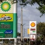 رویترز: اجتناب رانندگان آمریکایی از رانندگی با افزایش قیمت سوخت