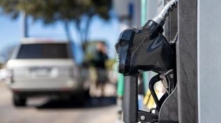 آمریکایی‌ها برای هر باک سوخت چقدر می‌پردازند؟ | هزینه گزاف جنگ طلبی در جیب شهروندان آمریکایی