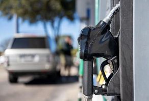 آمریکایی‌ها برای هر باک سوخت چقدر می‌پردازند؟ | هزینه گزاف جنگ طلبی در جیب شهروندان آمریکایی