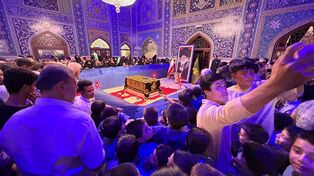 دانش‌آموزان مشهدی مهر را در جوار مزار رهبر شهید آغاز کردند