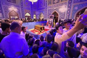 دانش‌آموزان مشهدی مهر را در جوار مزار رهبر شهید آغاز کردند