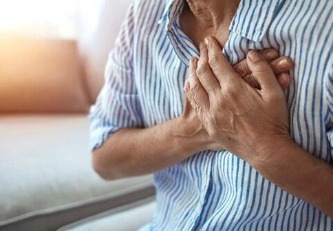 هنگام حمله قلبی در تنهایی چه اقداماتی باید انجام داد؟