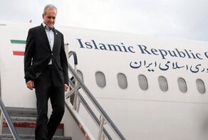ماجرای توقف هواپیمای پزشکیان در الجزایر