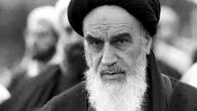 مردی که سه بار متولد شد | مروری بر زندگی و زمانه امام خمینی (ره)