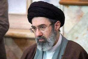 انتشار تصویر اولین دست‌نوشته رهبری