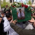 تشییع و تدفین پیکر پرستار شهید در مشهد