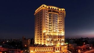 سطح اشغال هتل‌های مشهد به ۳۰ درصد رسیده است | اسکان زائران در هتل‌ها با تخفیف ۵۰ درصدی