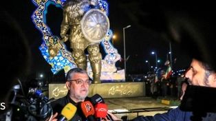 شهردار مشهد مقدس: بزرگترین نماد ایثار و مقاومت با نام «وطن» در مشهد امام رضا (ع) نصب شد