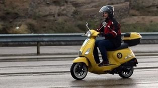 تصویب صدور گواهینامه موتورسواری برای بانوان / نحوه دریافت و آموزش از امروز