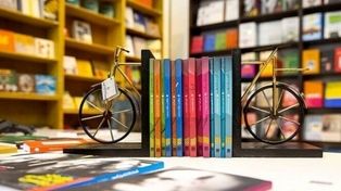 گذری بر اوضاع و احوال کتابفروشی‌های مشهد در این روزها (۲۳ فروردین ۱۴۰۵) | اقبال مردم به کتاب‌های شاهنامه، تاریخ ایران، سیاست و فلسفه