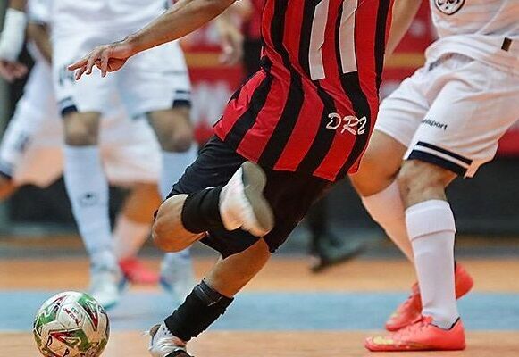 پیروزی برای تیم دائم پناه مشهد ماندگار نبود؛ باخت در هفته پنجم لیگ برتر فوتسال