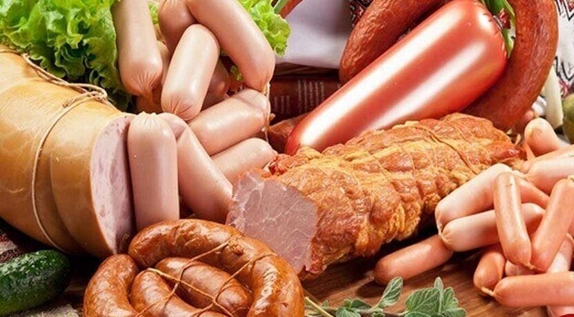 ۱۰۰ تن مرغ تاریخ‌گذشته برای تولید سوسیس و کالباس تعیین تکلیف شد