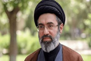 رهبر انقلاب: نماز، پشتوانه جهاد و ظفر در میدان مبارزه امروز ملت ایران است
