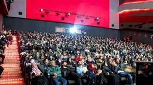 سینماها همراهی با مردم را رها نمی کنند | خراسان رضوی رکورددار تعداد مخاطب در ایام جنگ رمضان