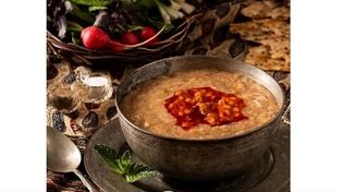 طرز تهیه شله مشهدی؛ پرطرفدارترین آش نذری سنتی خراسان با عطر و عطم بینظیر