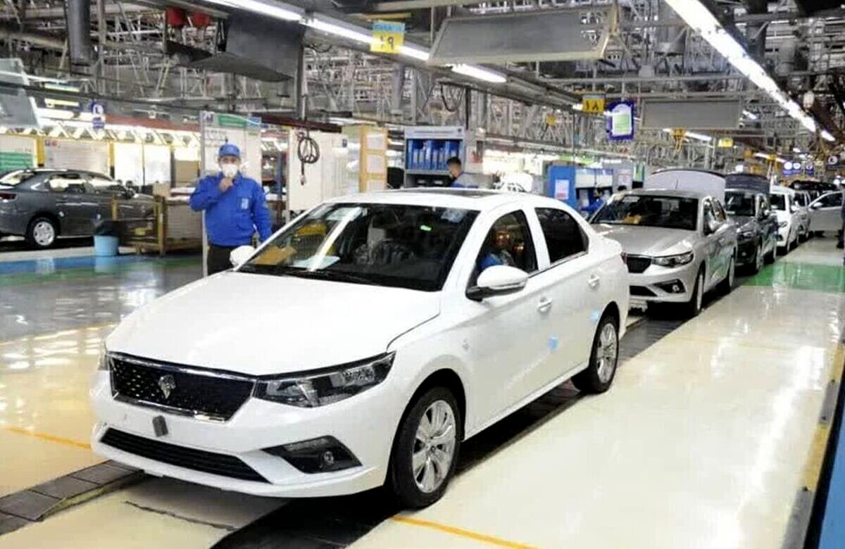 با وجود مخالفت وزارت صمت؛ قیمت‌های جدید ایران‌خودرو اصلاح نمی‌شود!