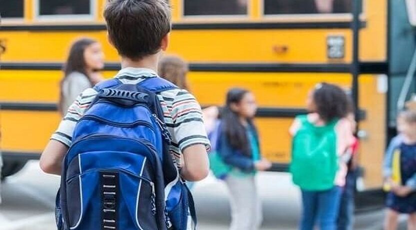 چگونه تنها رفتن به مدرسه استقلال کودکان را تقویت می‌کند؟