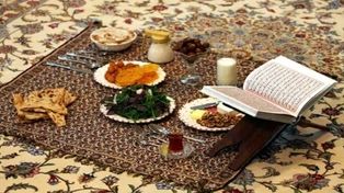 چه کسانی می‌توانند قبل از اذان ظهر نیت روزه کنند؟