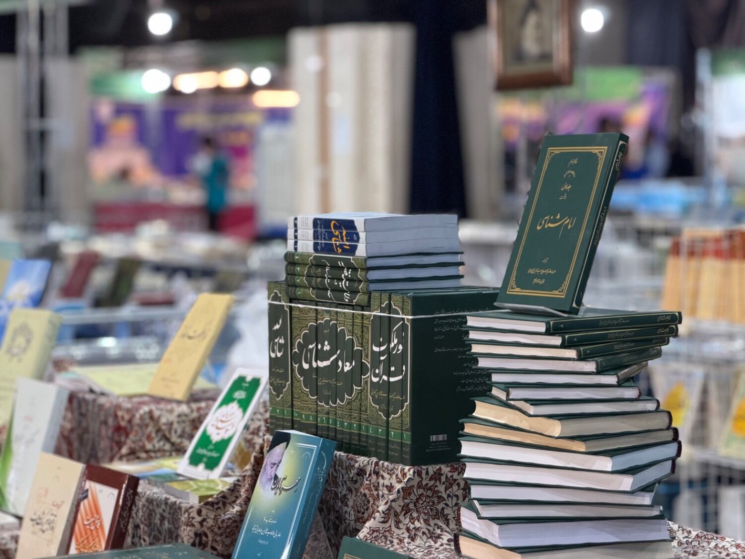 نمایشگاه کتاب حوزوی نیازهای مطالعاتی طلاب را تامین می کند