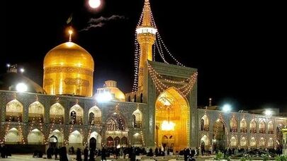 فیلم درگیری عجیب دو هیئت عزاداری در حرم امام رضا! / با چوب به جان هم افتادند