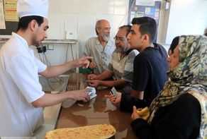 برخی نانوایی‌ها در مشهد تا ۱۲ شب فعال هستند