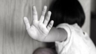 زوج سنگدل چگونه دخترخوانده ۱۱ ساله خود را به قتل رساندند؟ + عکس