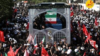 پایان مراسم تشییع و آمادگی برای تدفین در حرم رضوی